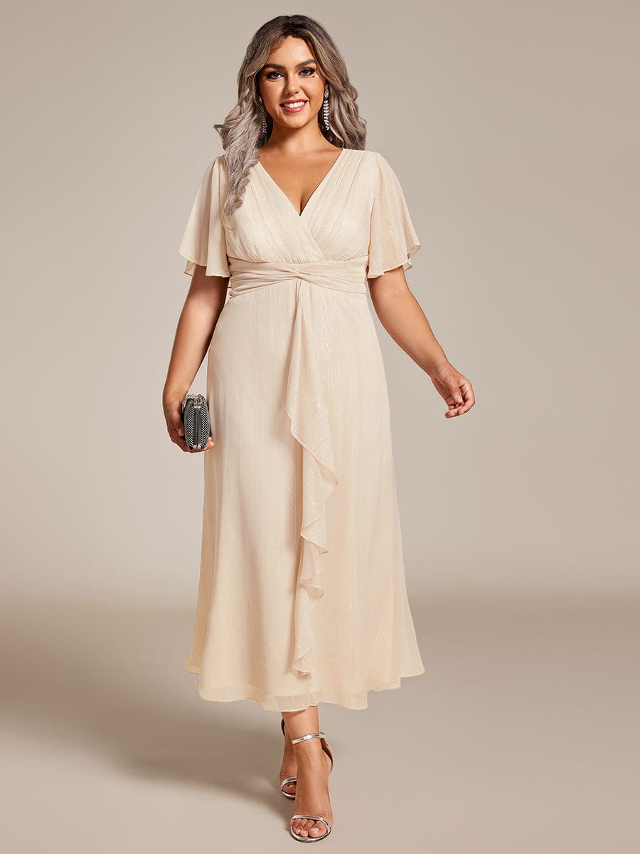 Plus Size Short Sleeve Metallic Midi Dress with Twist Knot Detail Ever-Pretty Plus Plus Size Short Sleeve Metallic Midi Dress with Twist Knot Detail Ever-Pretty Plus